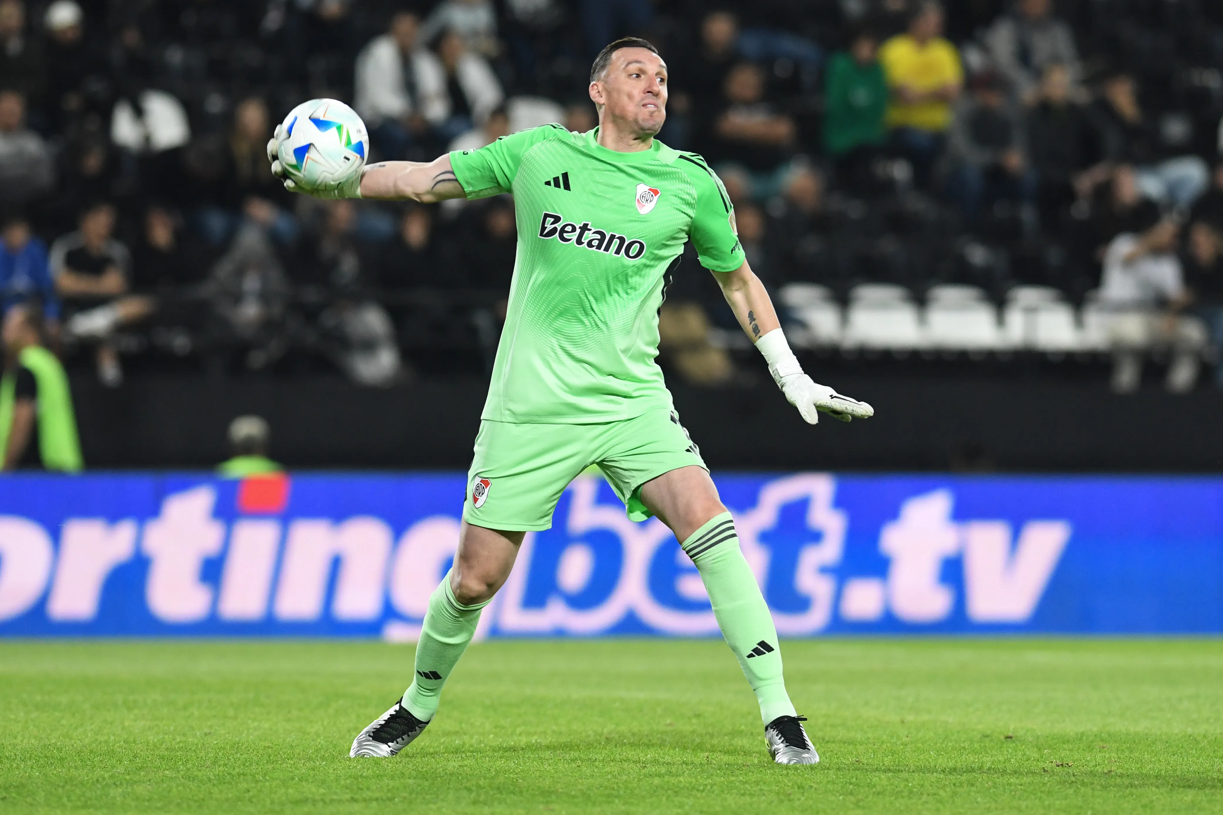 Franco Armani podría volver el domingo 22 de febrero ante Vélez en Liniers. (Foto: Getty).