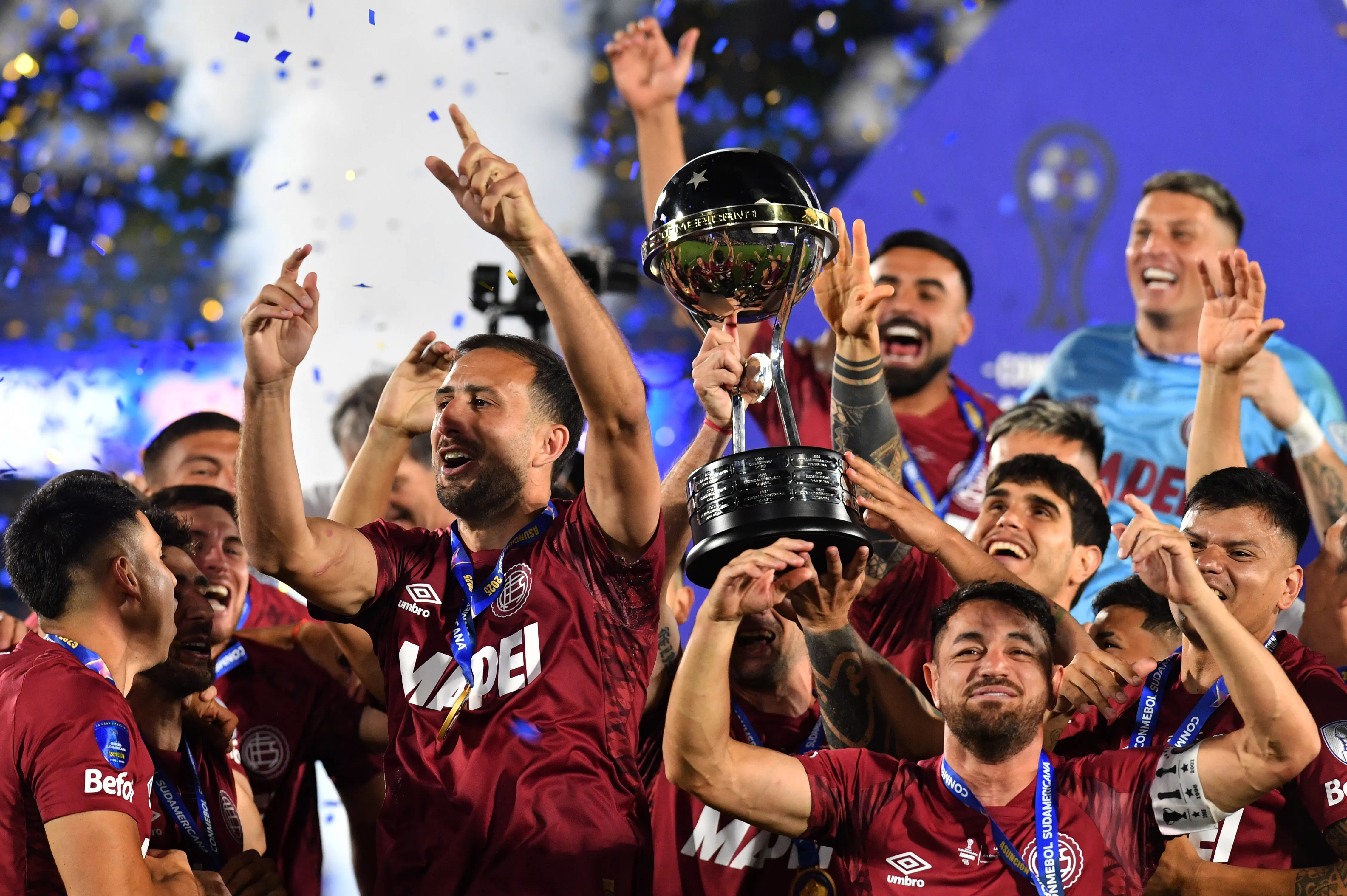 Tras ser campeón de la Sudamericana, Lanús debe recibir a Flamengo pero el duelo puede correr riesgo (Getty Images).