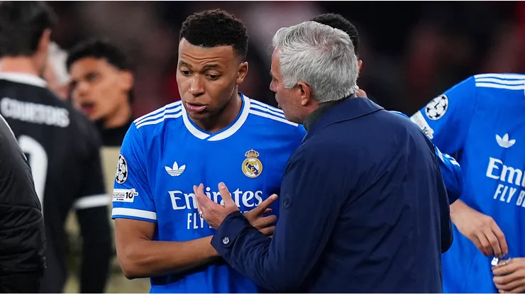 Mbappé estalló ante la polémica entre Vinicius y Prestianni en medio del duelo entre Real Madrid y Benfica.