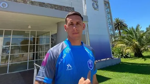 El jugador llegó al club en 2025 y fue parte del ascenso a Primera Nacional.