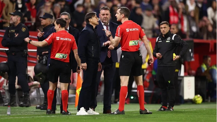 Matías Almeyda fue sancionado por el Comite de Disciplina de la RFEF con 7 partidos por su cruce con el árbitro Iosu Galech.