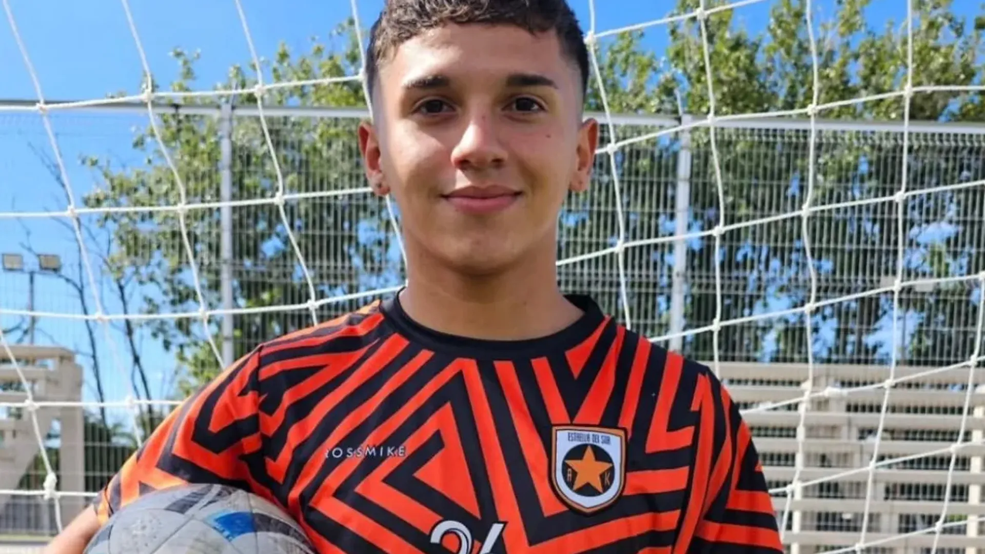 Sin oportunidades en Boca, Vázquez ahora jugará en el modesto Estrella del Sur.