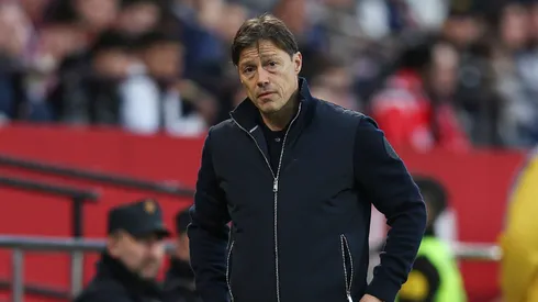 El DT de Sevilla recibió siete fechas de suspensión.