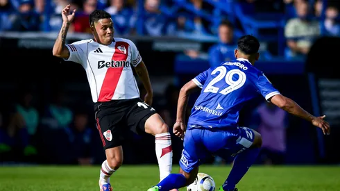River y Vélez se enfrentan en Liniers.