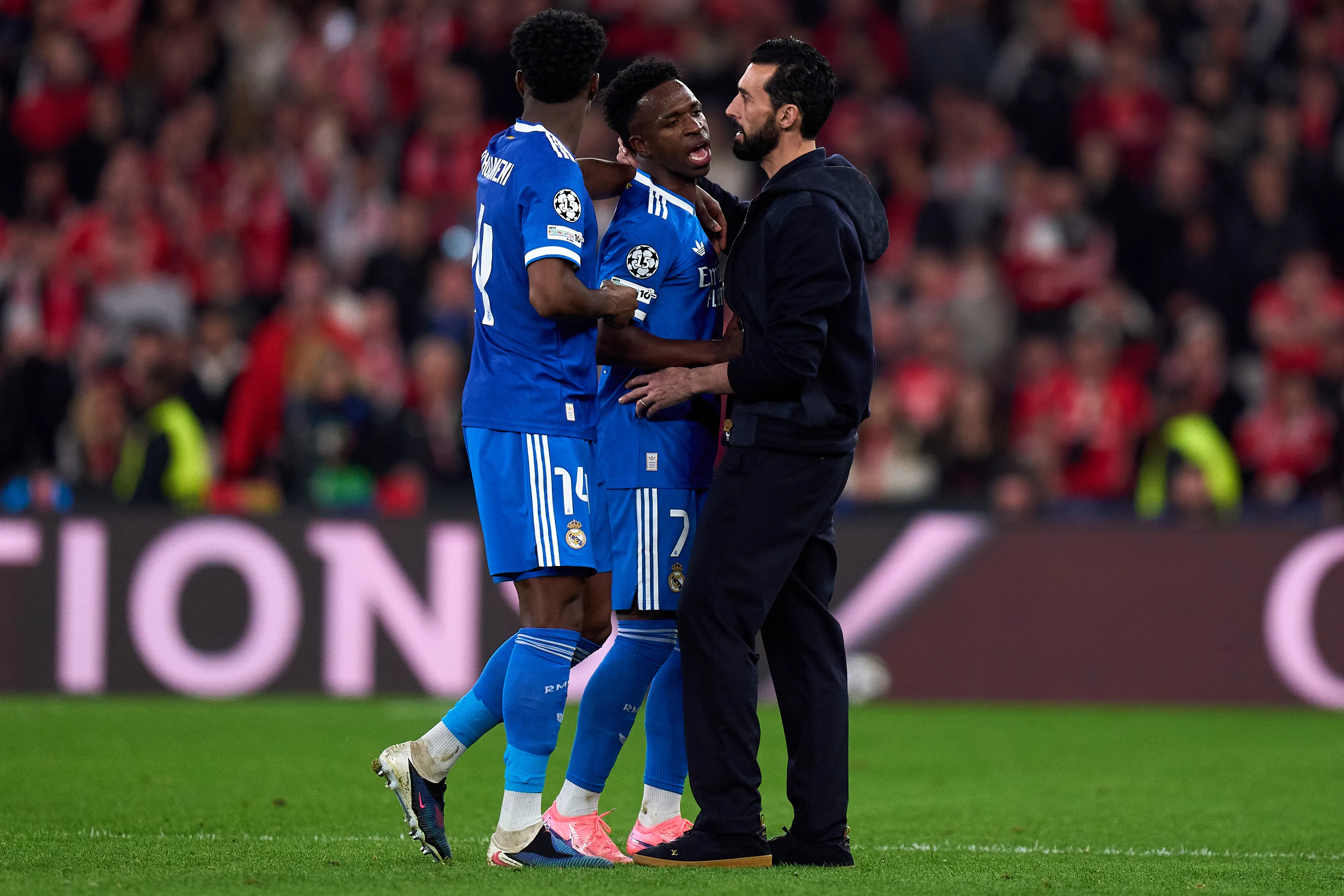 Arbeloa volvió a hacer una férrea defensa de Vinícius. (Getty).