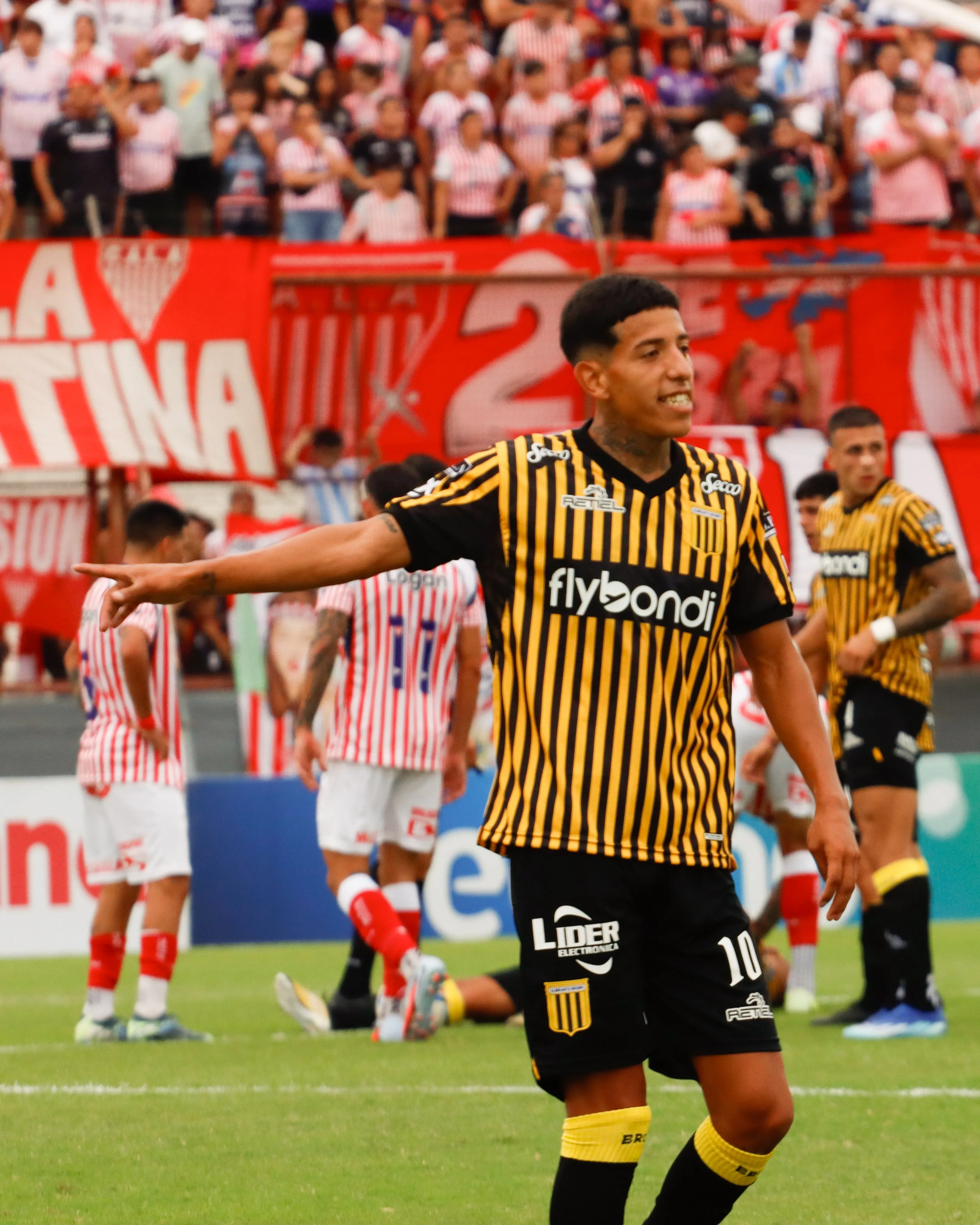 Almirante visitó a Los Andes por la primera jornada. (Foto: Prensa Almirante Brown).