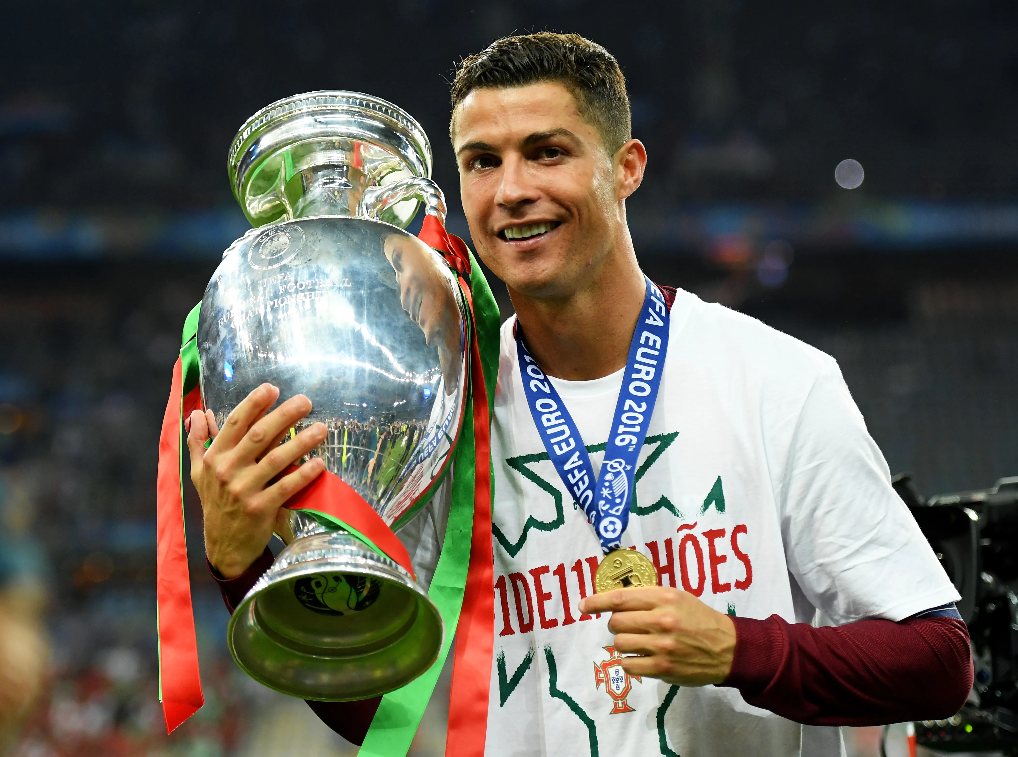 Cristiano Ronaldo tras salir campeón con la Selección de Portugal. (Getty Images)