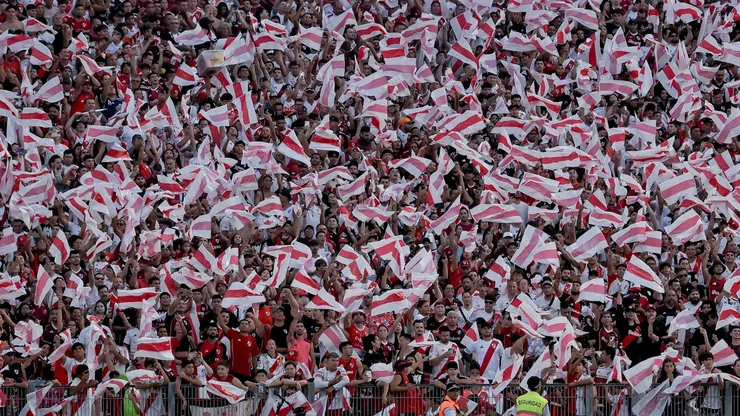 Los hinchas de River se manifestaron en el Monumental.