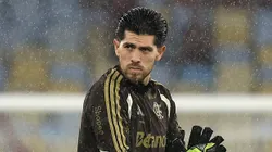 Los hinchas de Flamengo no tuvieron piedad con Agustín Rossi tras la derrota ante Lanús: “Ridículo y burro”