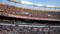La bandera que los hinchas de River le dedicaron al Muñeco en su último partido del ciclo