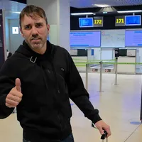 Chacho Coudet se despidió de España y ya viaja rumbo a Argentina: la primera foto como DT de River