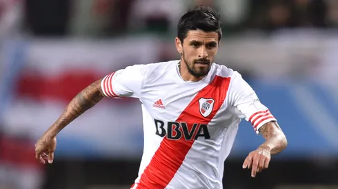 Lucho González con la camiseta de River.