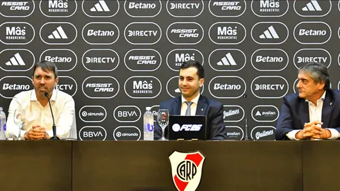 Coudet fue presentado como DT de River en conferencia de prensa.
