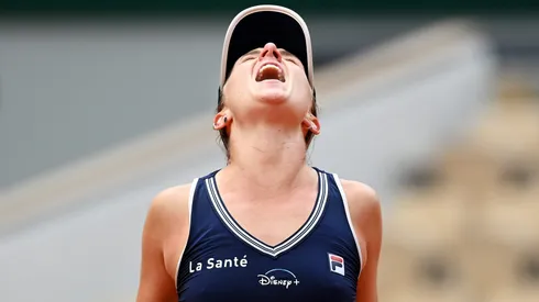 PARIS, FRANCE - OCTOBER 06: Nadia Podoroska of Argentina celebrates after winning match point during her Women's Singles quarterfinals match against Elina Svitolina of Ukraine on day ten of the 2020 French Open at Roland Garros on October 06, 2020 in Paris, France. (Photo by Shaun Botterill/Getty Images)