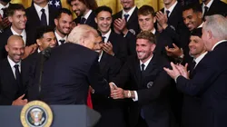 El plantel de Inter Miami saluda a Donald Trump, presidente de Estados Unidos.
