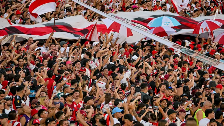 Los hinchas de River reprobaron a un titular.