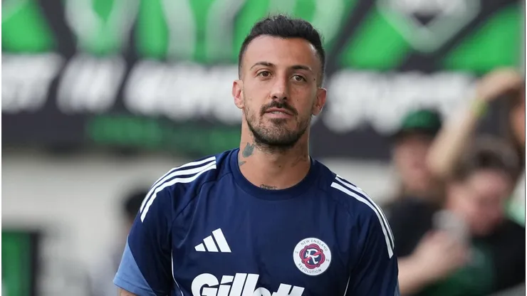 Jugó más de una década en la MLS, fracasó en su regreso al fútbol argentino y fue ofrecido a San Lorenzo como jugador libre