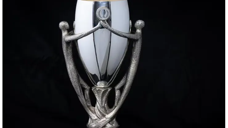 El trofeo de la Finalissima.