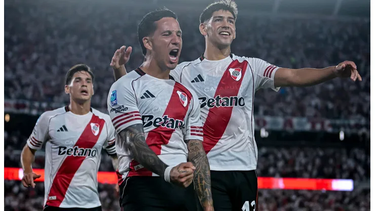 Sebastián Driussi festeja su gol ante Sarmiento.
