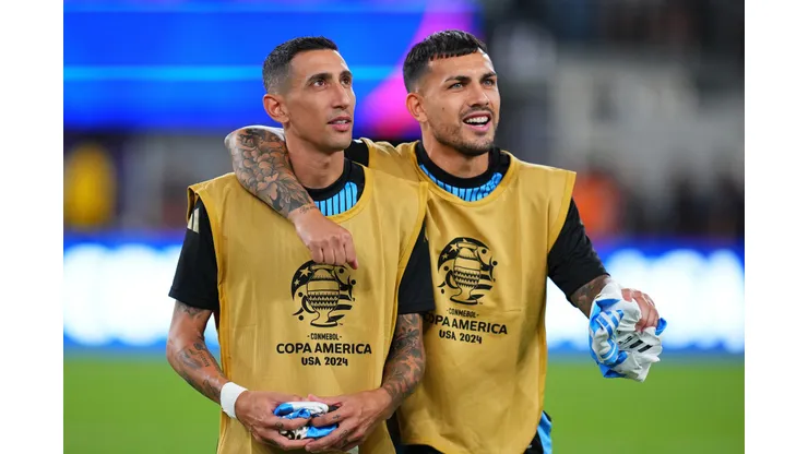 Ángel Di María y Leandro Paredes, en la Selección Argentina.