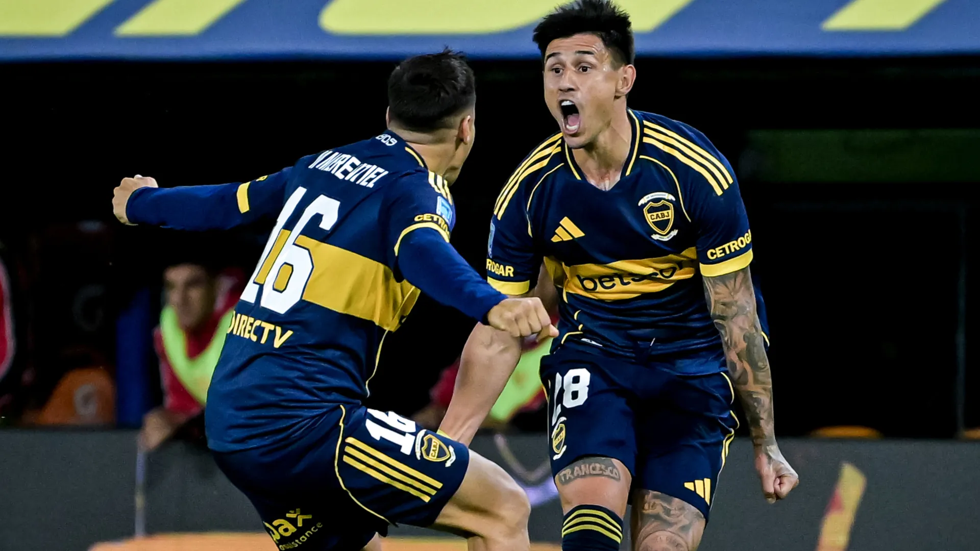Adam Bareiro y Miguel Merentiel, delanteros de Boca.