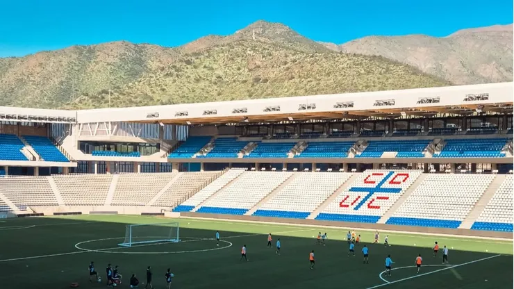 450 lugares: la capacidad que U. Católica le ofreció a Boca y generó un reclamo en Conmebol