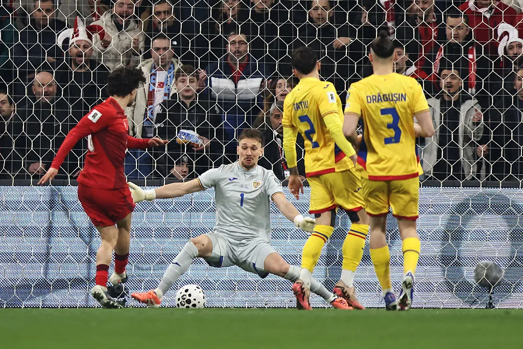 Rumania eliminada. Turquía sigue en carrera en la Ruta C. (Getty)
