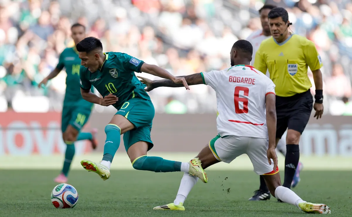 Bolivia se lo dio vuelta a Surinam y jugará ante Irak por el pasaje al ...