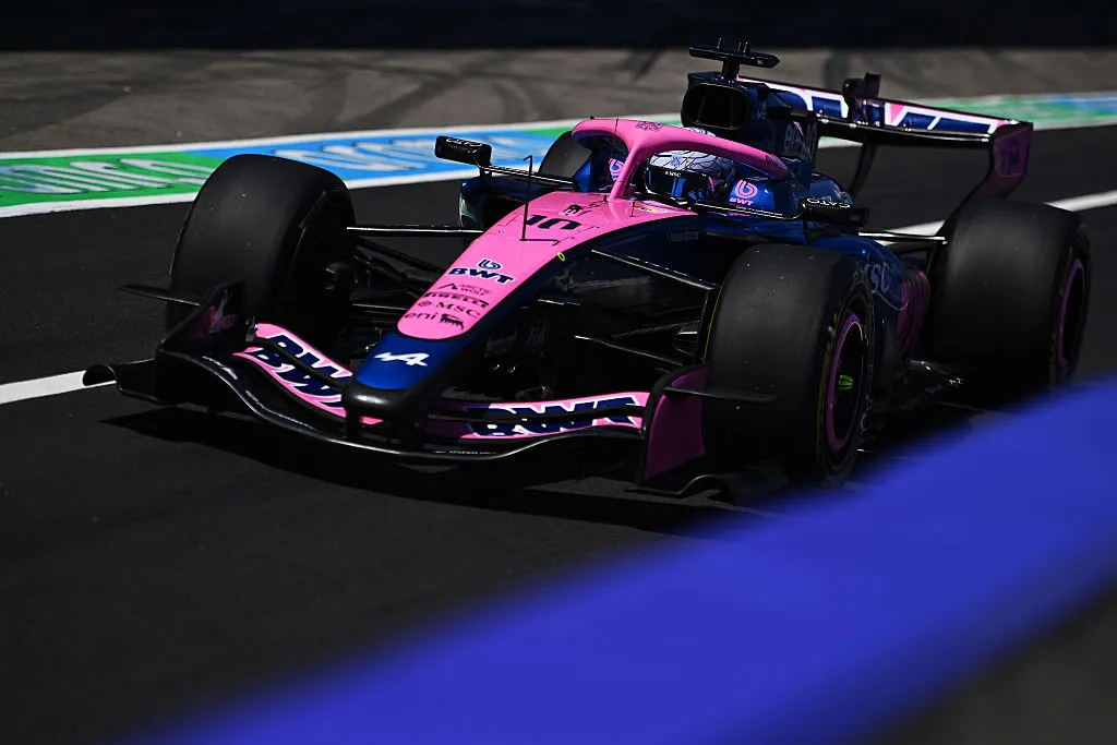 Los Alpine siguen sufriendo con el subviraje, y en Japón se nota más. (Getty)