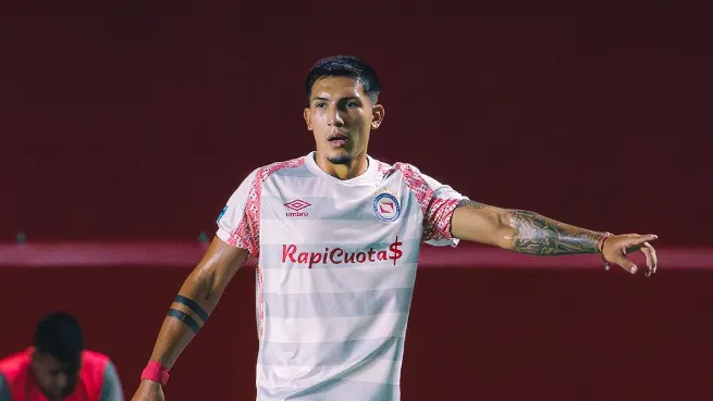 Tobías Ramírez, defensor de Argentinos Juniors. (@tobiramirezok)