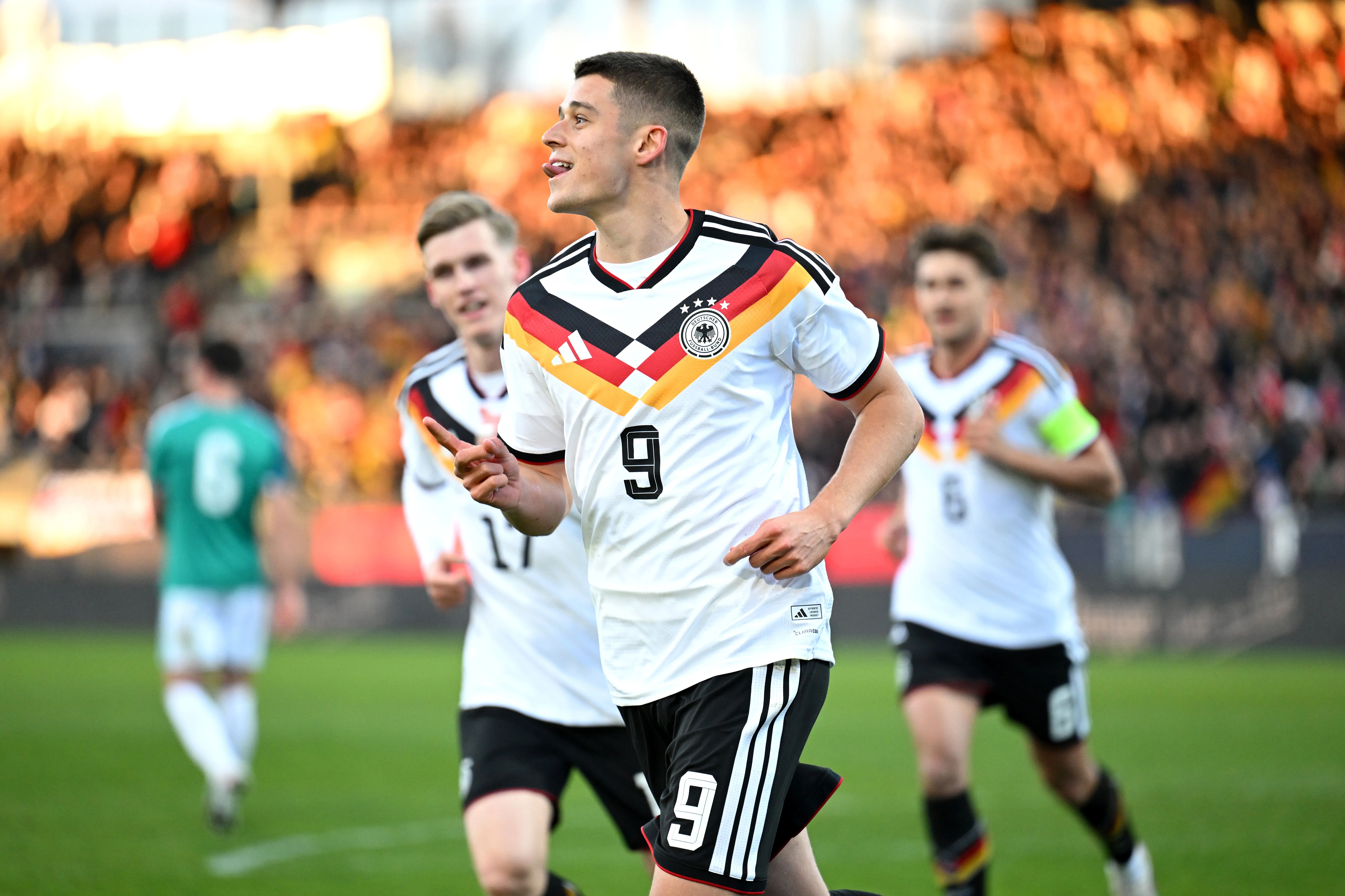 Nicolo Tresoldi, en el festejo de uno de sus goles vs. Irlanda del Norte.