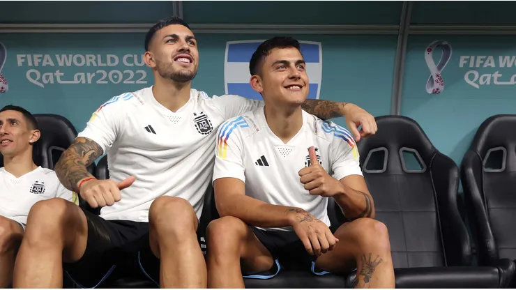 Leandro Paredes y Paulo Dybala en la Selección Argentina.