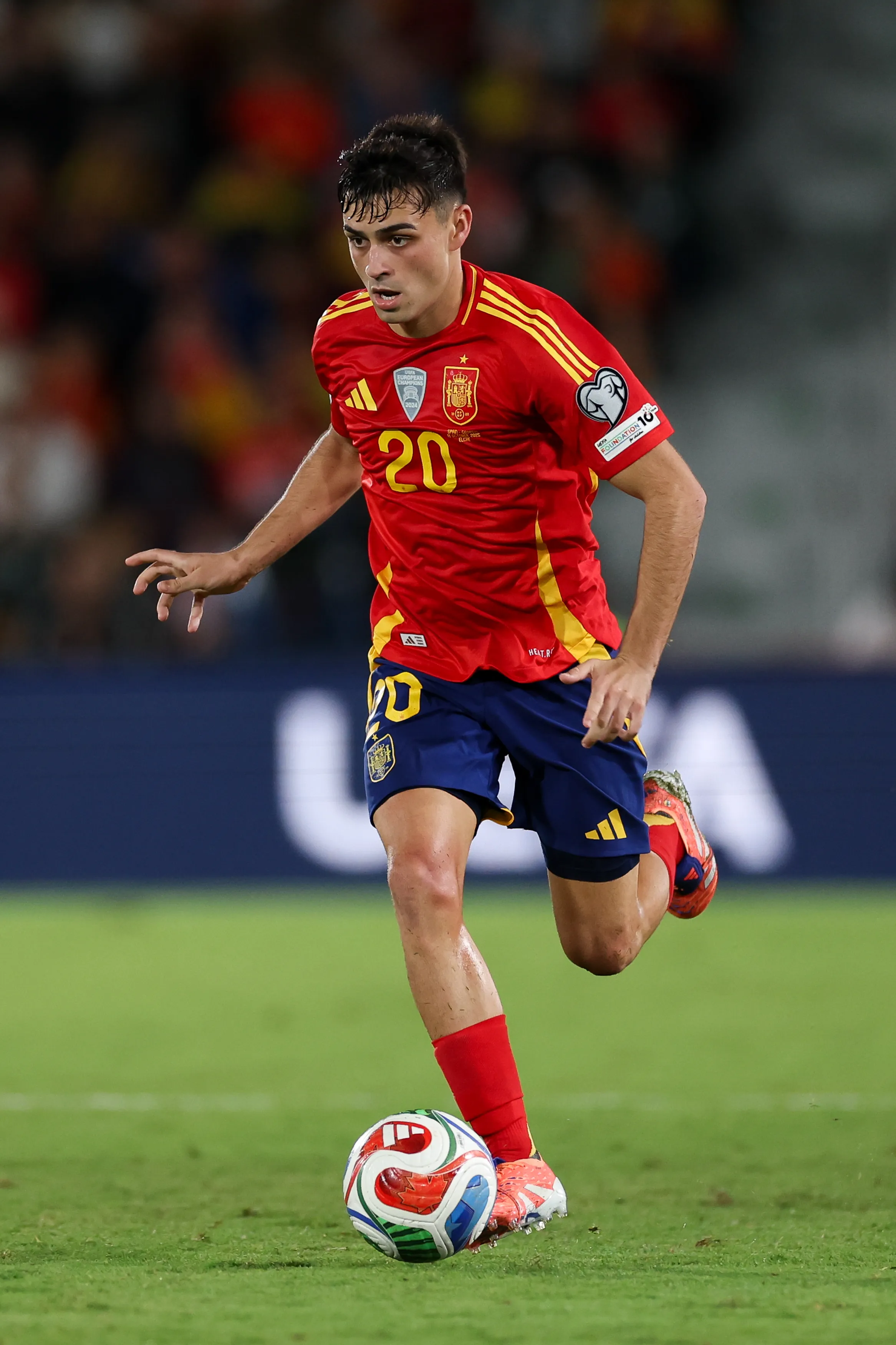 Pedri venía de ser titular ante Serbia.