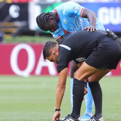 El árbitro argentino Facundo Tello se lesionó en el alargue entre Jamaica y Congo por el repechaje del Mundial 2026