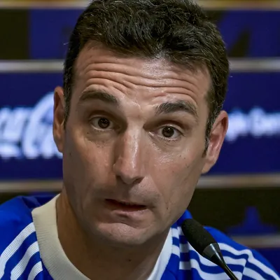 El tenso momento que descolocó a Scaloni en conferencia de prensa