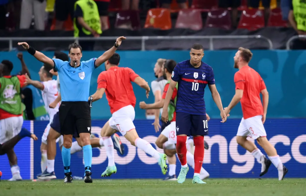 El penal fallado vs. Suiza en octavos de la EURO 2021, el momento más duro para Mbappé. (Getty)