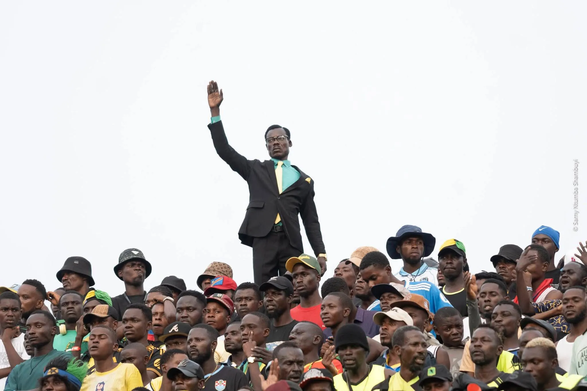 Michel Kuka Mboladinga, el hincha viral de RD del Congo. (Foto: @JumbaDrc)