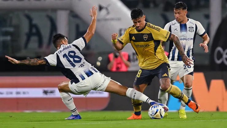 Boca, en pleno duelo ante Talleres en Córdoba.