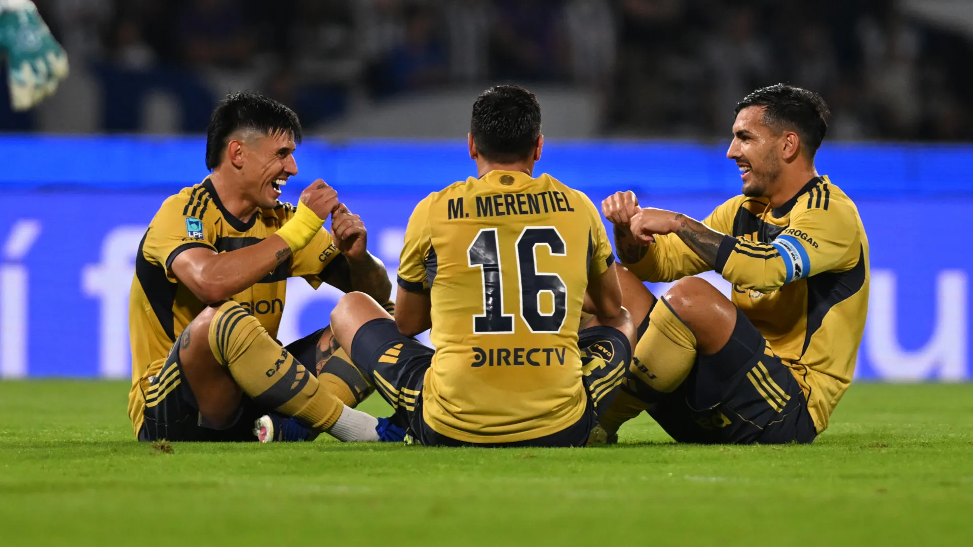 Adam Bareiro, Miguel Merentiel y Leandro Paredes en Boca vs. Talleres.