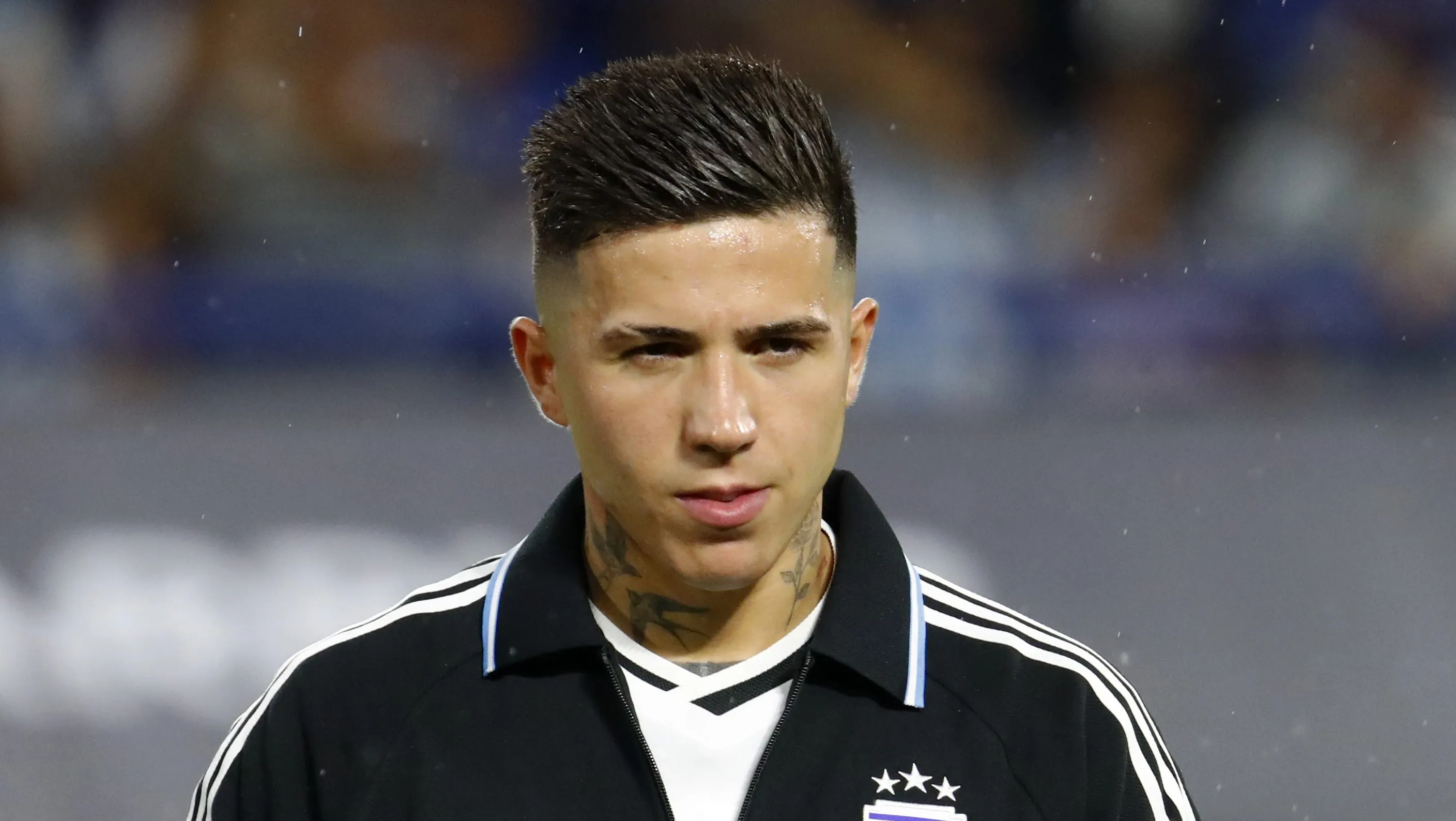 Enzo Fernández no tiene asegurada su vuelta la plantel, según Rosenior. (Getty)