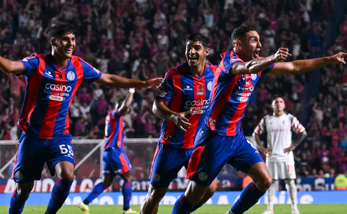 Bajo un diluvio, San Lorenzo venció 1-0 a Estudiantes de La Plata por ...