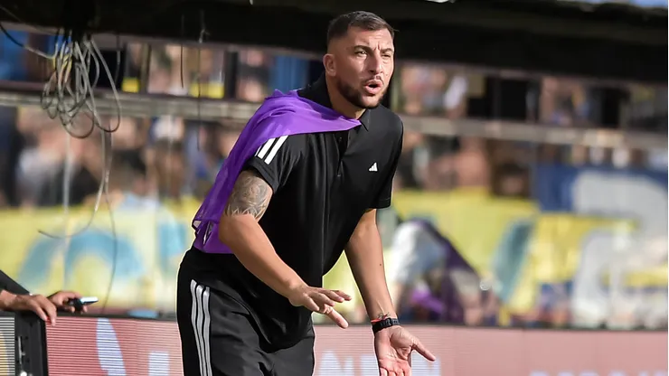 Gustavo Benítez dejó de ser el entrenador de Riestra luego de un flojo inicio de año.