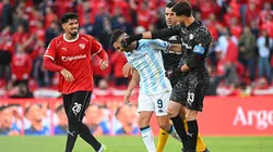 Rodrigo Rey y Kevin Lomónaco increparon a Maravilla Martínez por picar el penal.