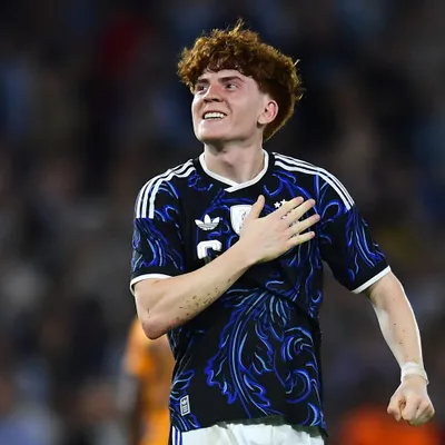 Ante el despido de Liam Rosenior, la llegada de Valentín Barco a Chelsea es una incertidumbre