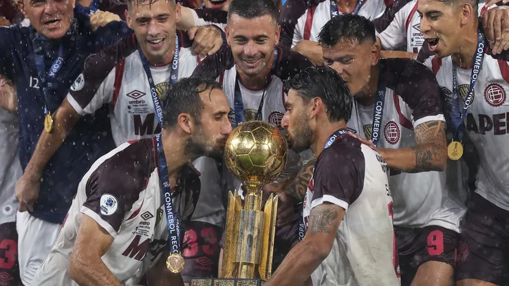 Lanús, flamante campeón de la Recopa Sudamericana 2025, comienza su camino en la Copa Libertadores 2026.