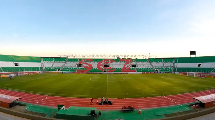 Blooming y River se enfrentan en el Estadio "Tahuichi" Ramón Aguilera Costas.