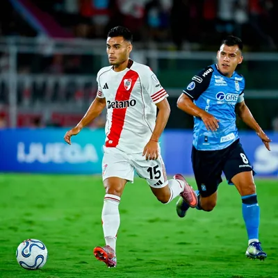 River jugó todo el partido con uno menos e igualó con Blooming en su debut en la Copa Sudamericana
