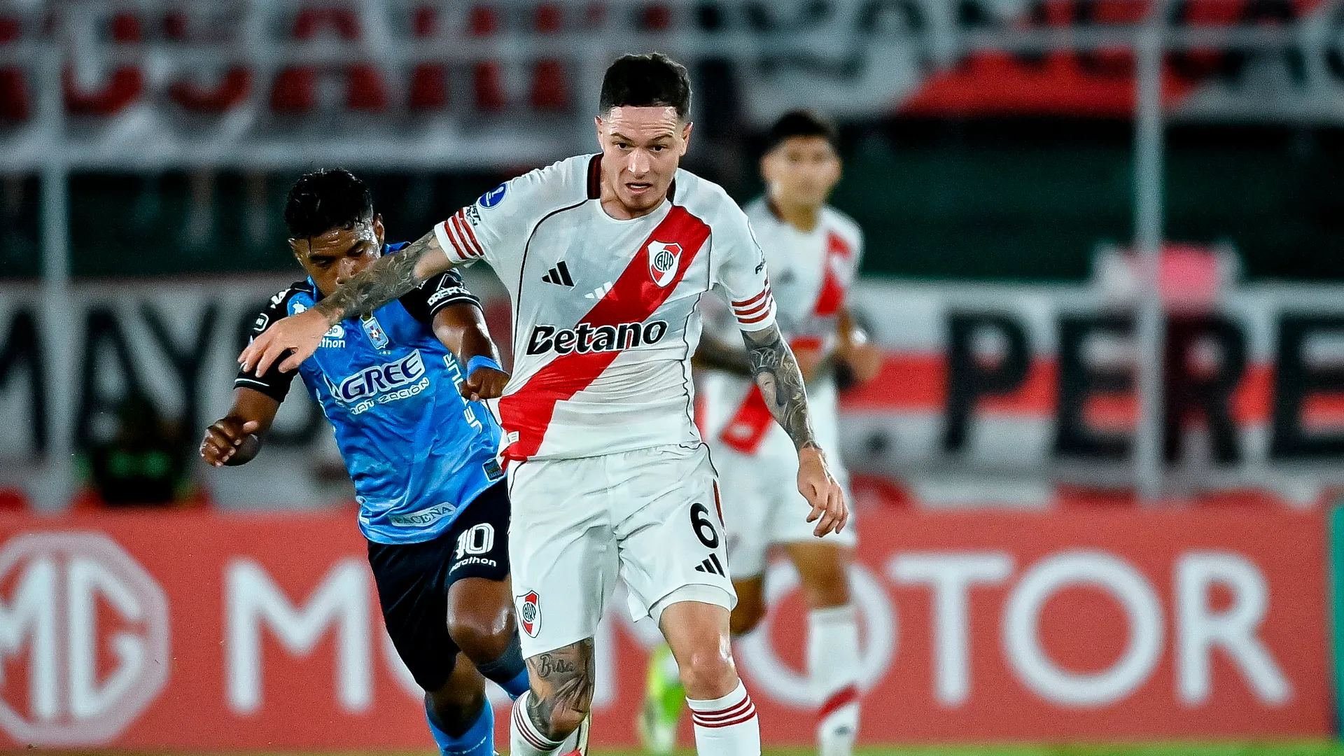 Aníbal Moreno durante el empate entre Blooming y River. (Foto: Getty).