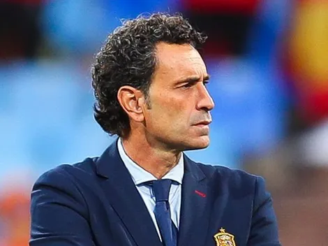 El DT español que jugó en la selección, superó un cáncer y enfrentará a Argentina con Honduras