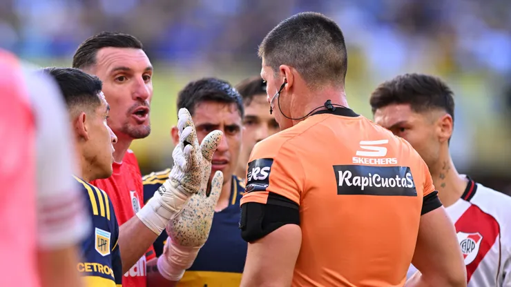 El árbitro que pica en punta para dirigir el Superclásico entre los 4 candidatos que tiene AFA